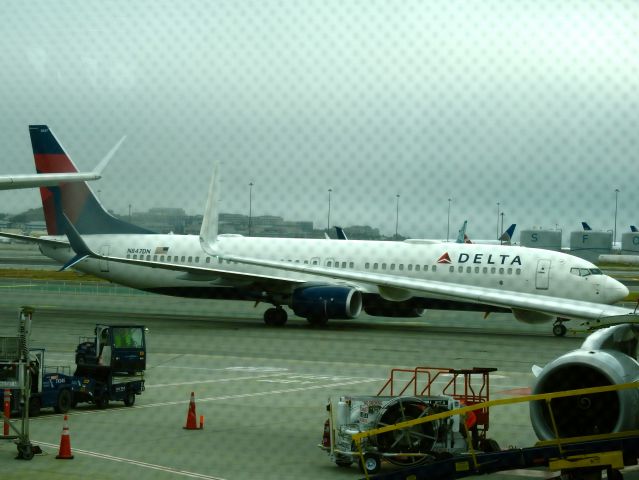 Boeing 737-900 (N847DN)