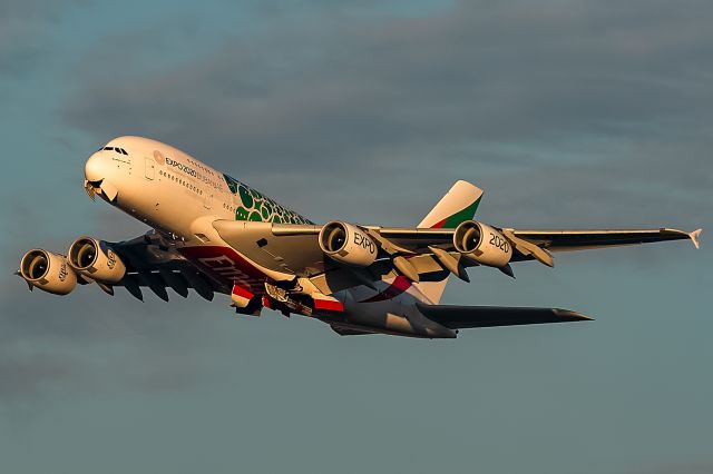 Airbus A380-800 (A6-EOJ)