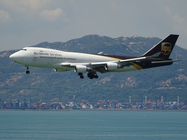 Boeing 747-400 (N572UP)