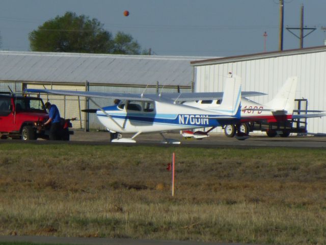 Cessna Skylane (N7001M)