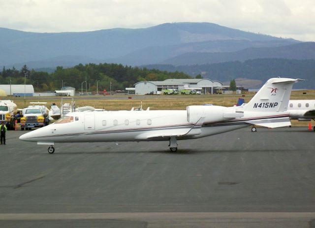 Learjet 60 (N415NP)