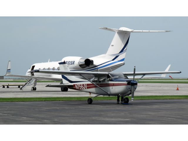 Cessna Skylane (N756JV) - A Skylane with retractable gear - vey nice!