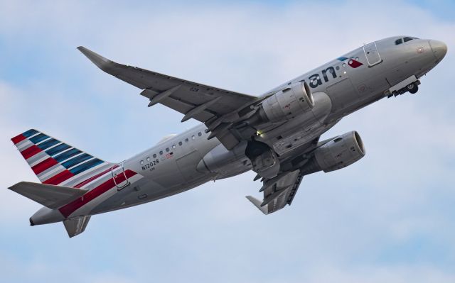 Airbus A319 (N12028)