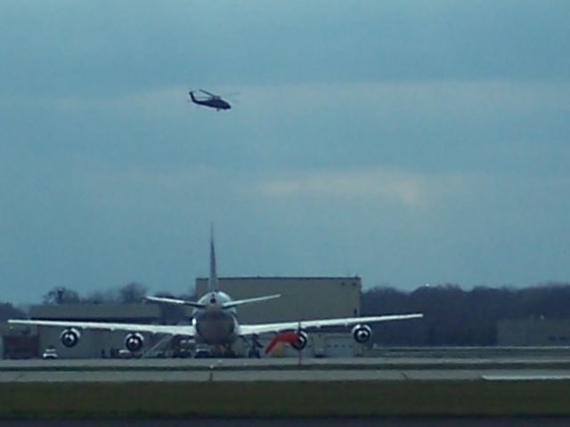 Boeing 747-200 (92-9000) - Air Force One at Madison.