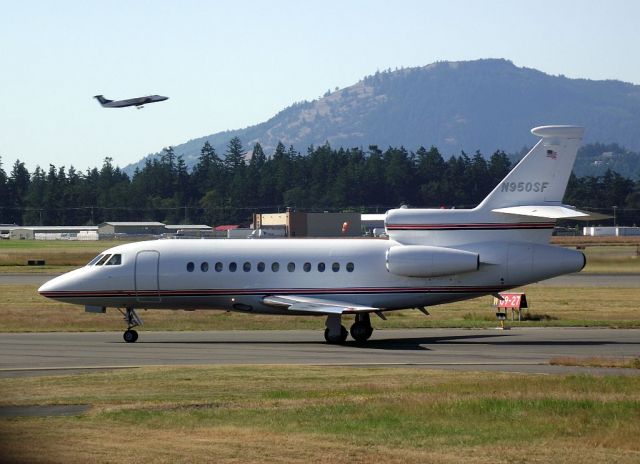 Dassault Falcon 900 (N950SF)