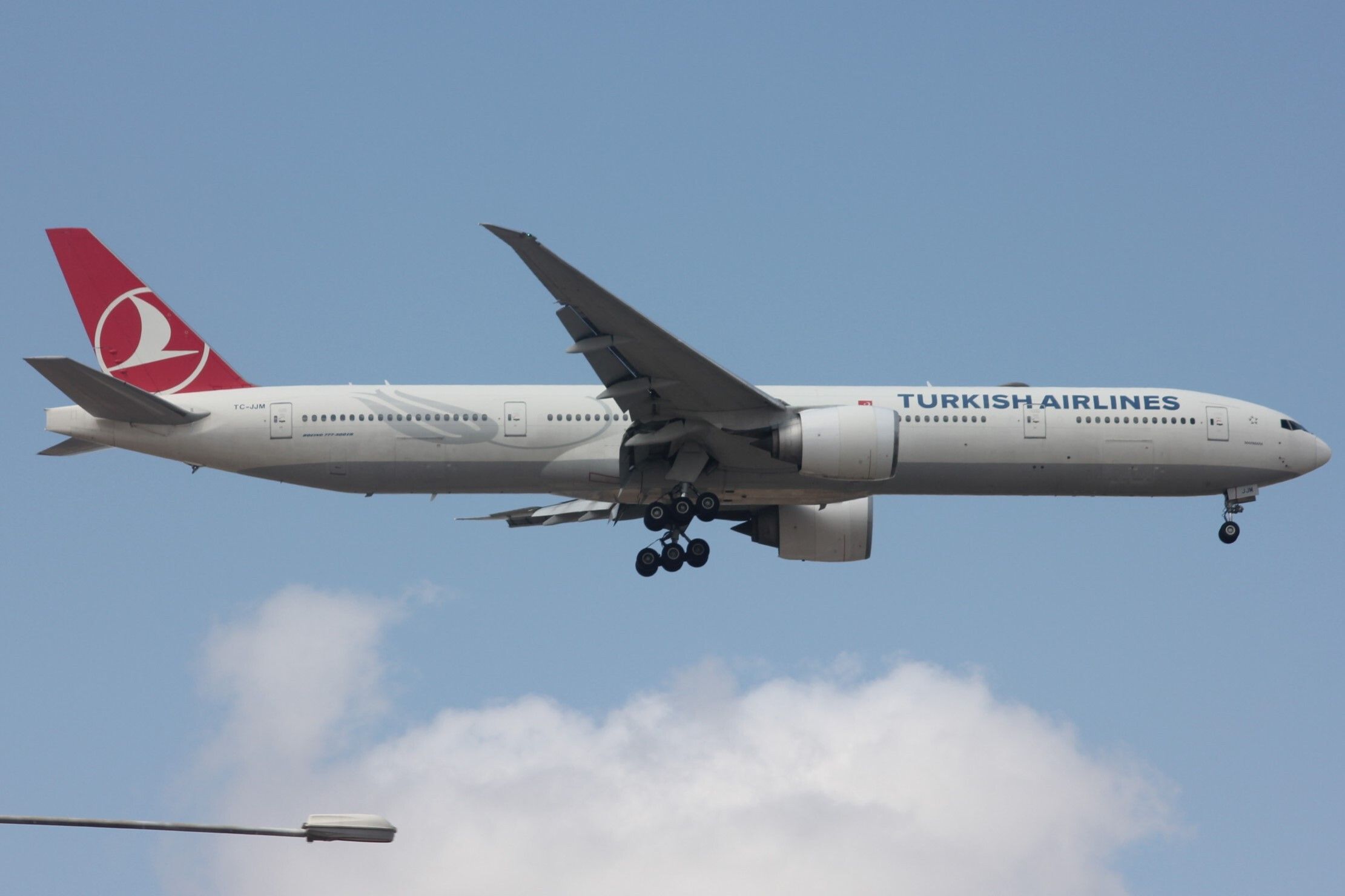 BOEING 777-300ER (TC-JJM)