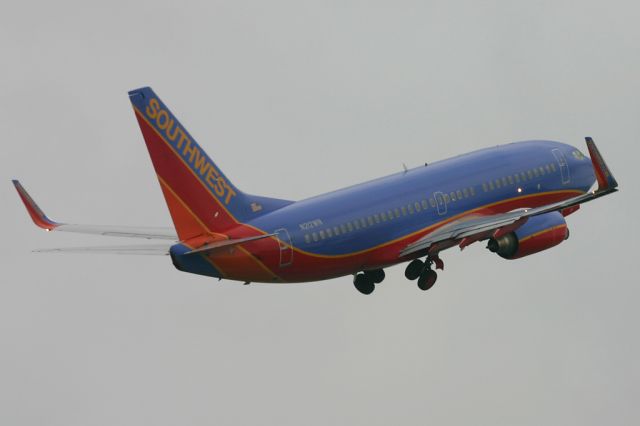 Boeing 737-700 (N212WN)