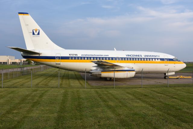 Boeing 737-200 (N737VU) - Vincenes University B-737-200 She is a beauty.