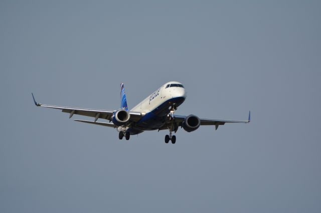 Embraer ERJ-190 (N249JB)