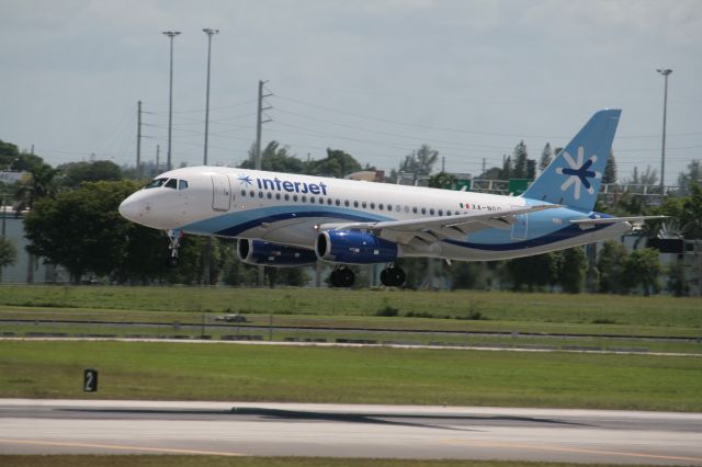 Airbus A320 (XA-NGO)