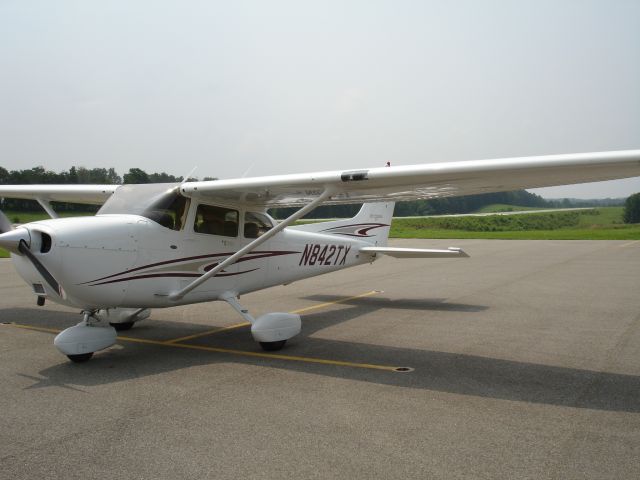 Cessna Skyhawk (N842TX) - On the Ramp at Ellijay, Ga