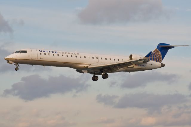 Canadair Regional Jet CRJ-700 (N510MJ) - Canadair Regional Jet CRJ-700 operated by Mesa for UAX in Boston !