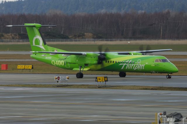 de Havilland Dash 8-400 (N439QX)