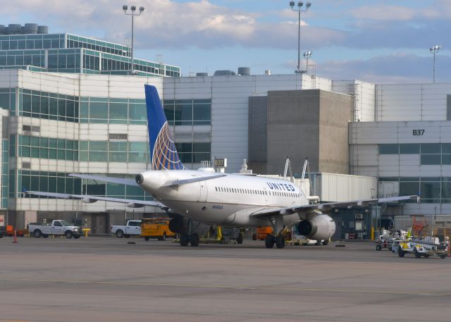 Airbus A319 (N840UA) - United Airlines Airbus A319-131 N840UA in Denver 