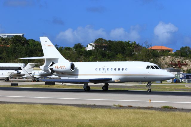 Dassault Falcon 2000 (PR-ETY)