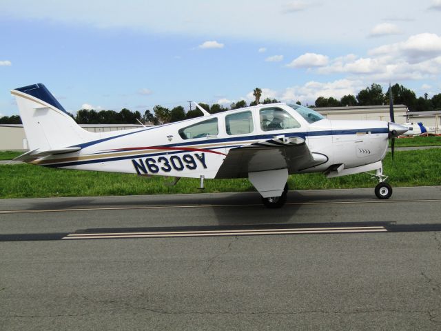 Beechcraft Bonanza (33) (N6309Y) - Taxiing to RWY 24