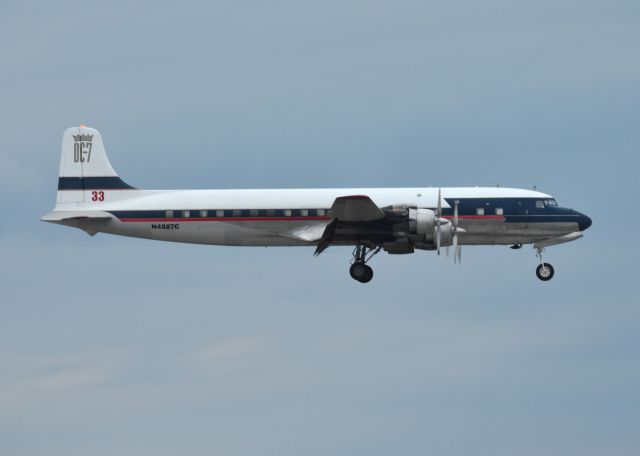 Douglas DC-7 (N4887C) - N4887C Douglas DC-7B makes it's final landing at Hartsfield-jackson International airport after a long awaited ferry flight. 11/17/2019