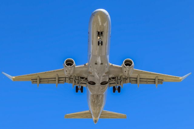 Embraer 170/175 (N217NN) - A different perspective for this shot