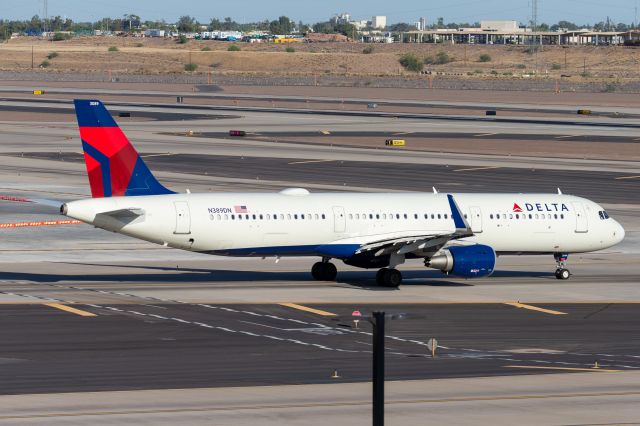 Airbus A321 (N389DN)