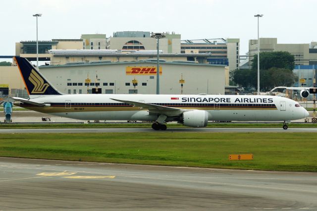 BOEING 787-10 Dreamliner (9V-SCT)