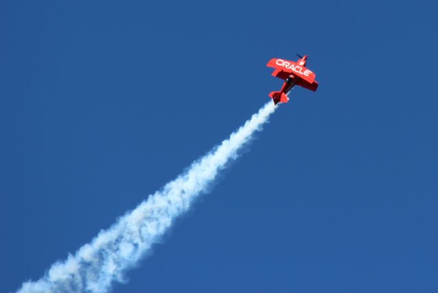 Experimental 100kts-200kts (N260HP) - Oracle Challenger III in Air Show of Fleet Week SF 2015