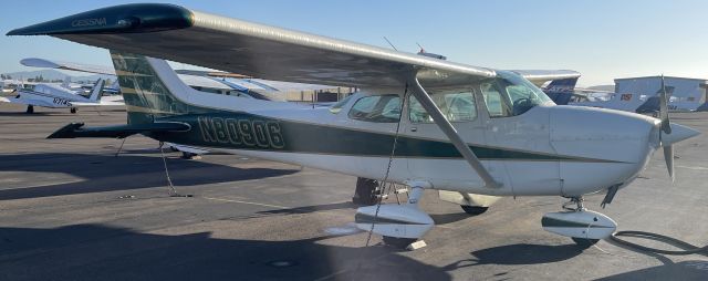 Cessna Skyhawk (N80906)