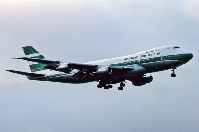 VR-HIE — - CATHAY PACIFIC AIRWAYS - BOEING 747-267B - REG : VR-HIE (CN 22872/566) - ADELAIDE INTERNATIONAL AIRPORT SA. AUSTRALIA - YPAD (11/6/1995)