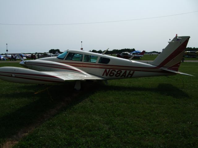 Piper PA-30 Twin Comanche (N68AH)