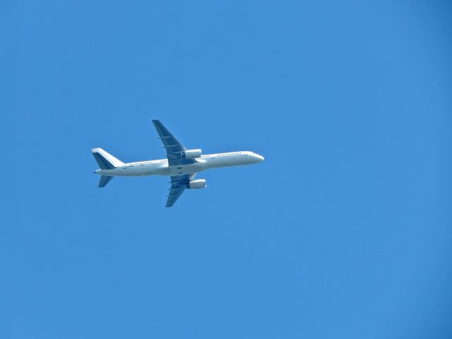 Boeing 757-200 (N24452) - Unmarked US government C-36/modified 757 takes off.