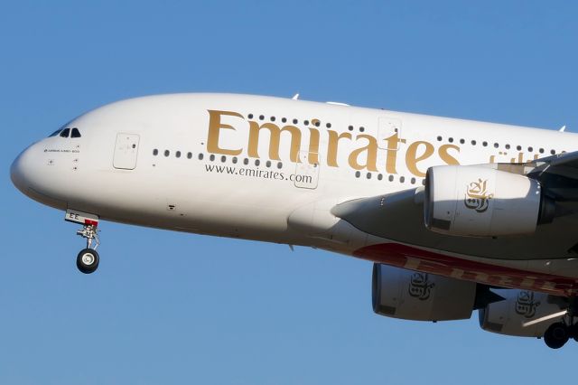 Airbus A380-800 (A6-EEE)