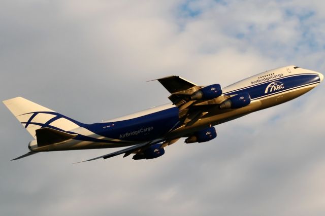 Boeing 747-200 (VP-BIJ)