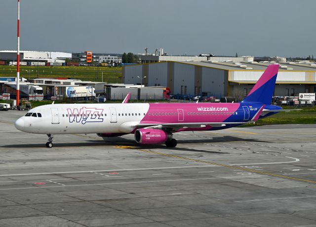 Airbus A321 (HA-LXF)