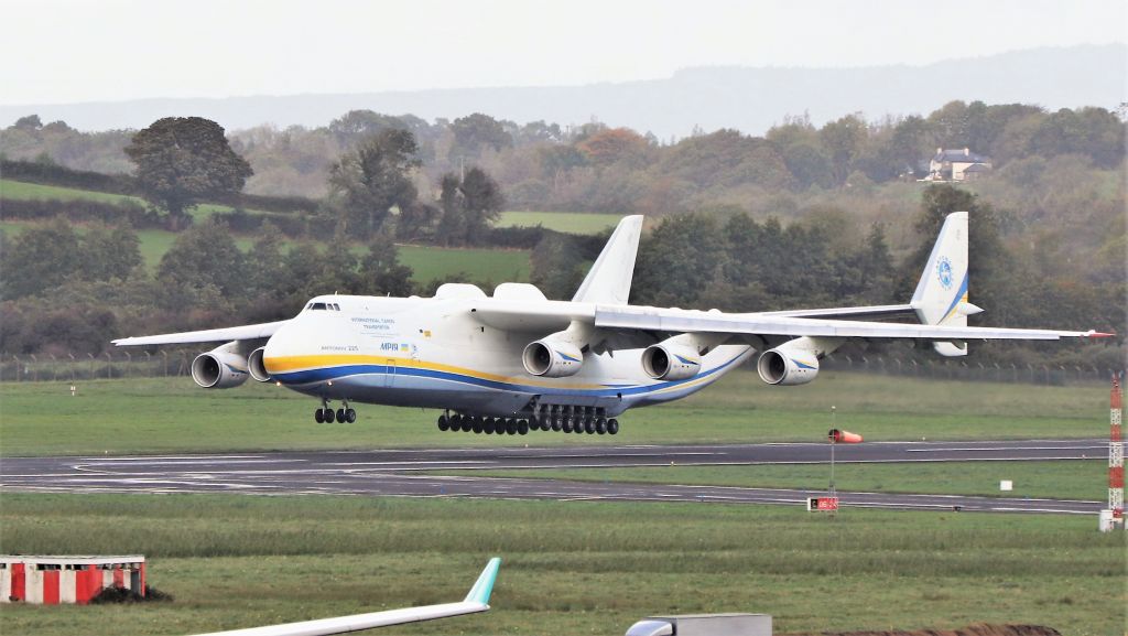 Antonov An-225 Mriya (UR-82060) - an-225 ur-82060 landing at shannon from almaty 19/10/21.