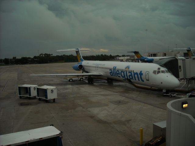 McDonnell Douglas MD-82 (N406NV) - AAY operation grows at Orlando International July 2010.