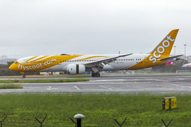 Boeing 787-9 Dreamliner (9V-OJH) - Scoot (9V-OJH) Boeing 787-9 Dreamliner landing at Sydney Airport