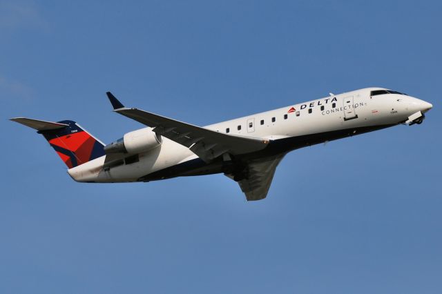 Canadair Regional Jet CRJ-100 (N779CA)