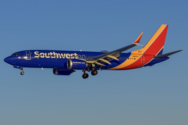 Boeing 737 MAX 8 (N8841L)