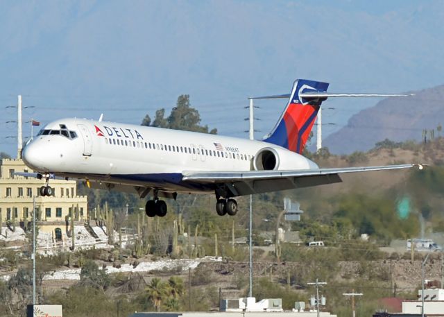 Boeing 717-200 (N988AT)