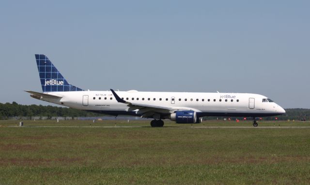 Embraer ERJ-190 (N279JB)