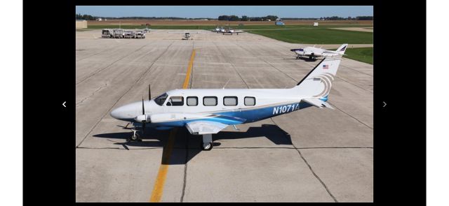 Piper Navajo (N1071A)