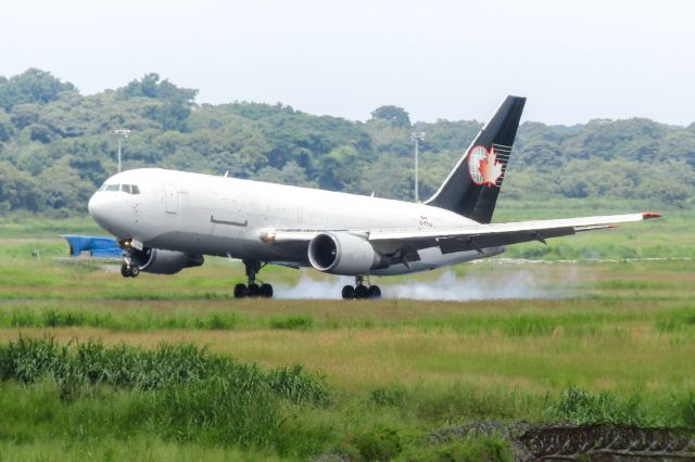 BOEING 767-200 (C-FOIJ)