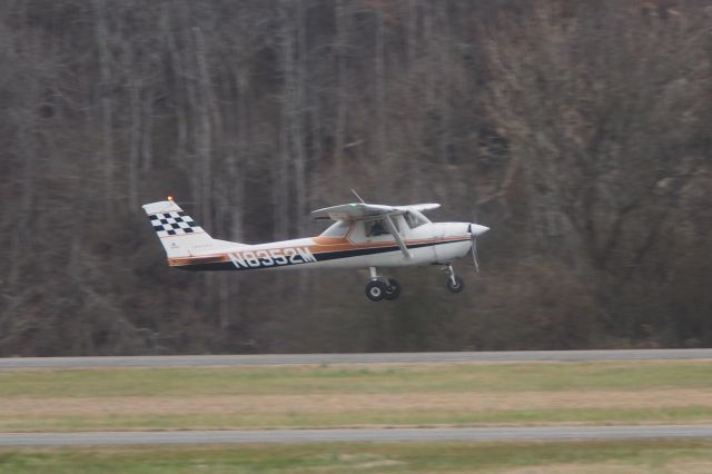 Cessna Commuter (N8352M)