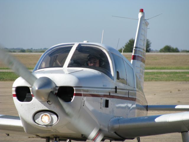 Piper Cherokee (N180LR)