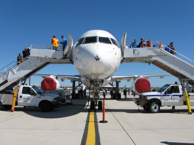 Boeing 757-200 (CFMP)