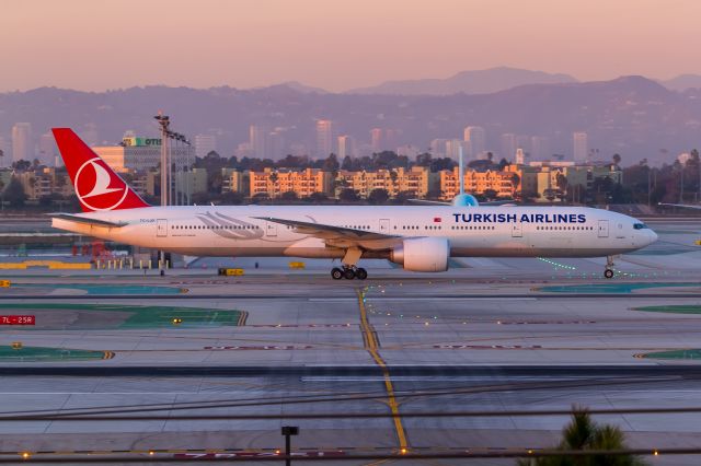 BOEING 777-300ER (TC-LJD) - 04.12.2016