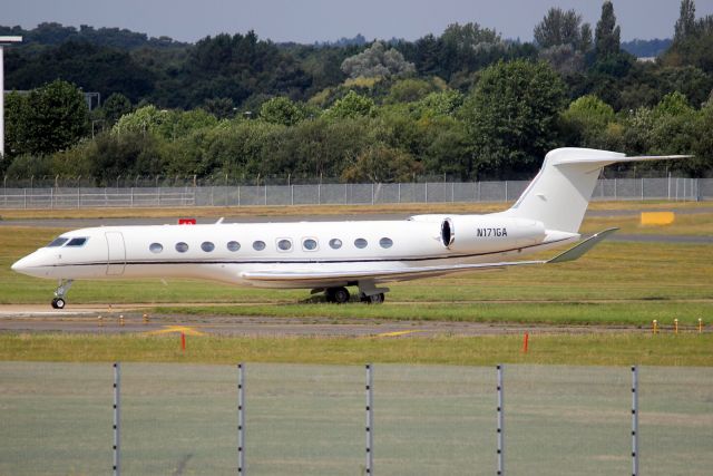 GULFSTREAM AEROSPACE G-8 Gulfstream G700 (N171GA) - Lining up to depart rwy 24 on 12-Aug-24 heading for LSMP.