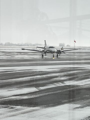Beechcraft King Air 90 (N477M)