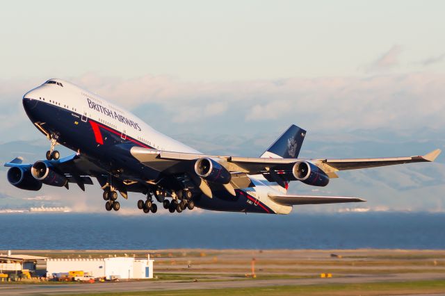 Boeing 747-400 (G-BNLY)