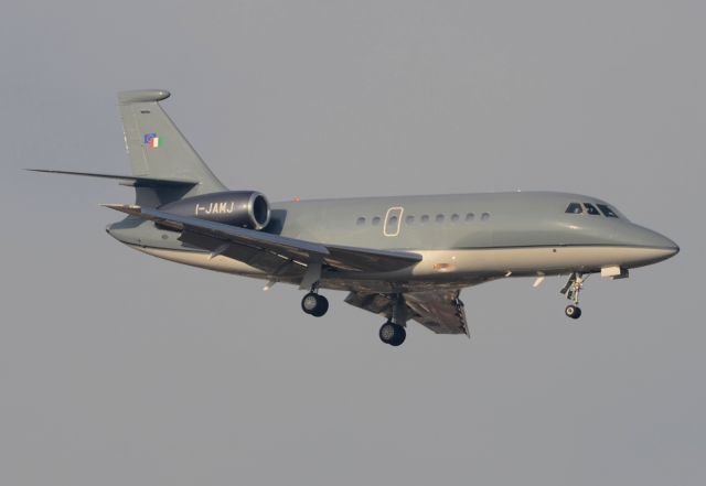 Dassault Falcon 2000 (I-JAMJ) - 12/12/2013br /Landing 07