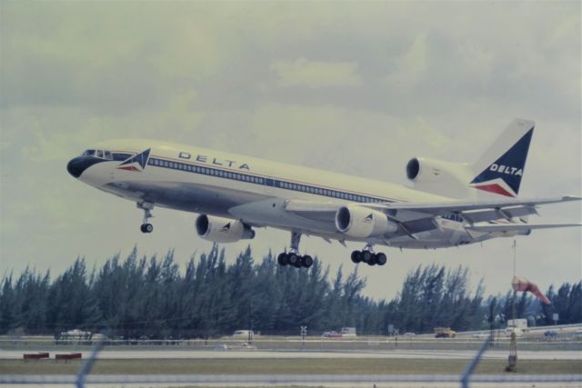 Lockheed L-1011 TriStar (N717DA) - Slide scan; took this mid 1970's; reg.based on 712 on nlg door.